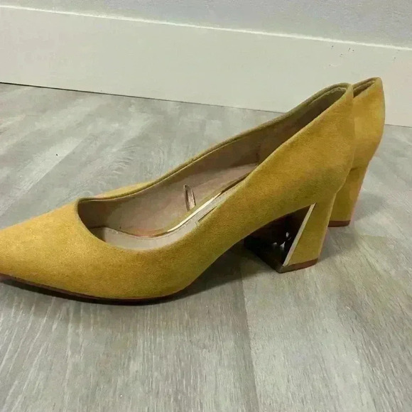5. Zara Pointed-Toe Suede Block Heel Pumps in Yellow s 36 - Picture 7 of 12